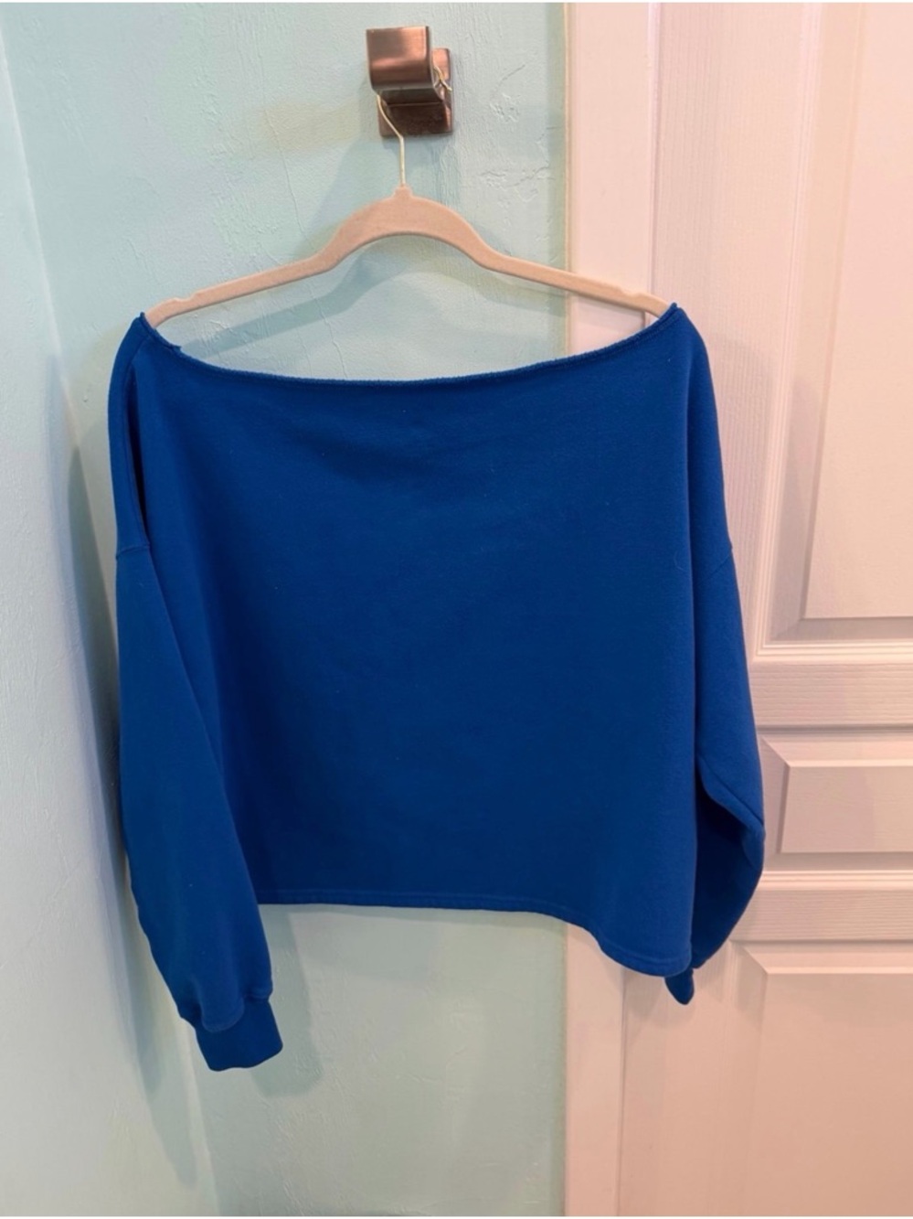 Florida Gators Blue Off-Shoulder Sweatshirt Hollister size medium - Picture 3 of 3